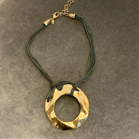 CHICO’S Green gold rhinestone necklace and bracelet set 🔥 - Picture 3 of 10